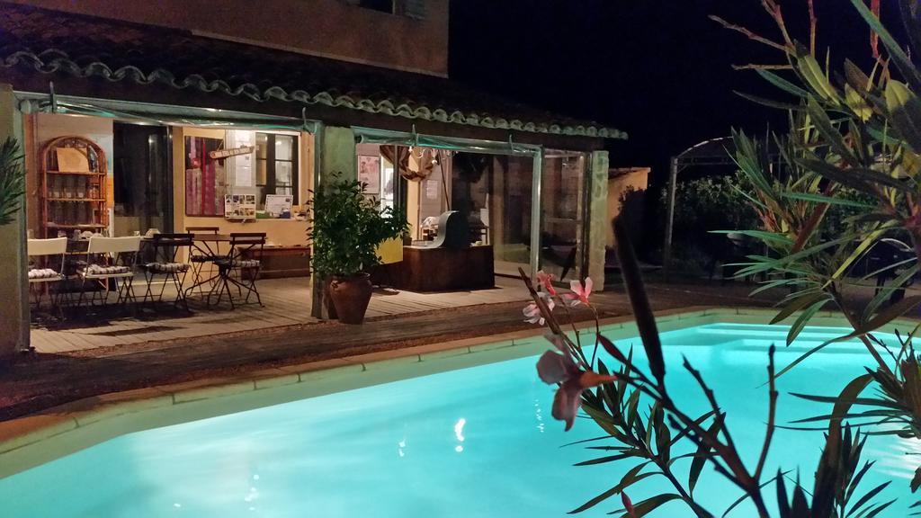 Le Jardin D'Ivana Chambres D'Hotes B&B Avec Piscine Chauffee Oppede Ngoại thất bức ảnh