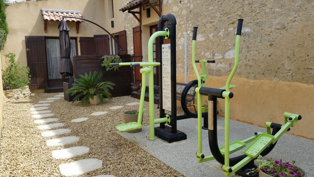 Le Jardin D'Ivana Chambres D'Hotes B&B Avec Piscine Chauffee Oppede Ngoại thất bức ảnh